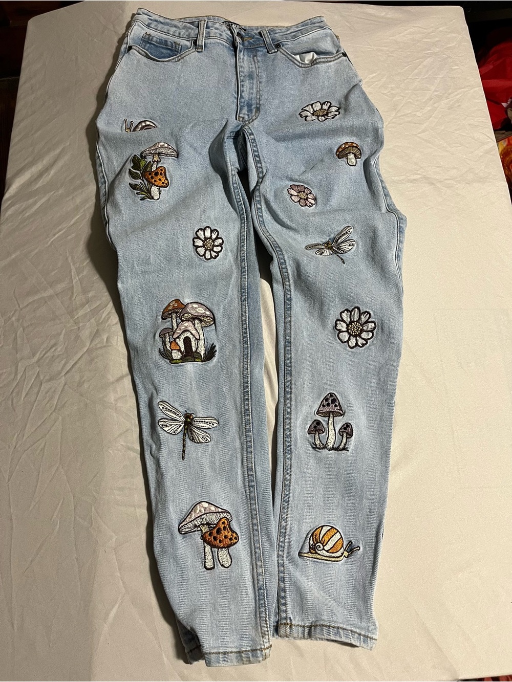 Hot Topic Light Blue Skinny Jeans with Embroidered Patches Women’s Size 5